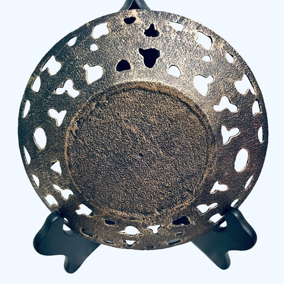 Vintage Cast Iron Christmas Holly & Berry Pattern Decorative Plate Set - Picture 6 of 7